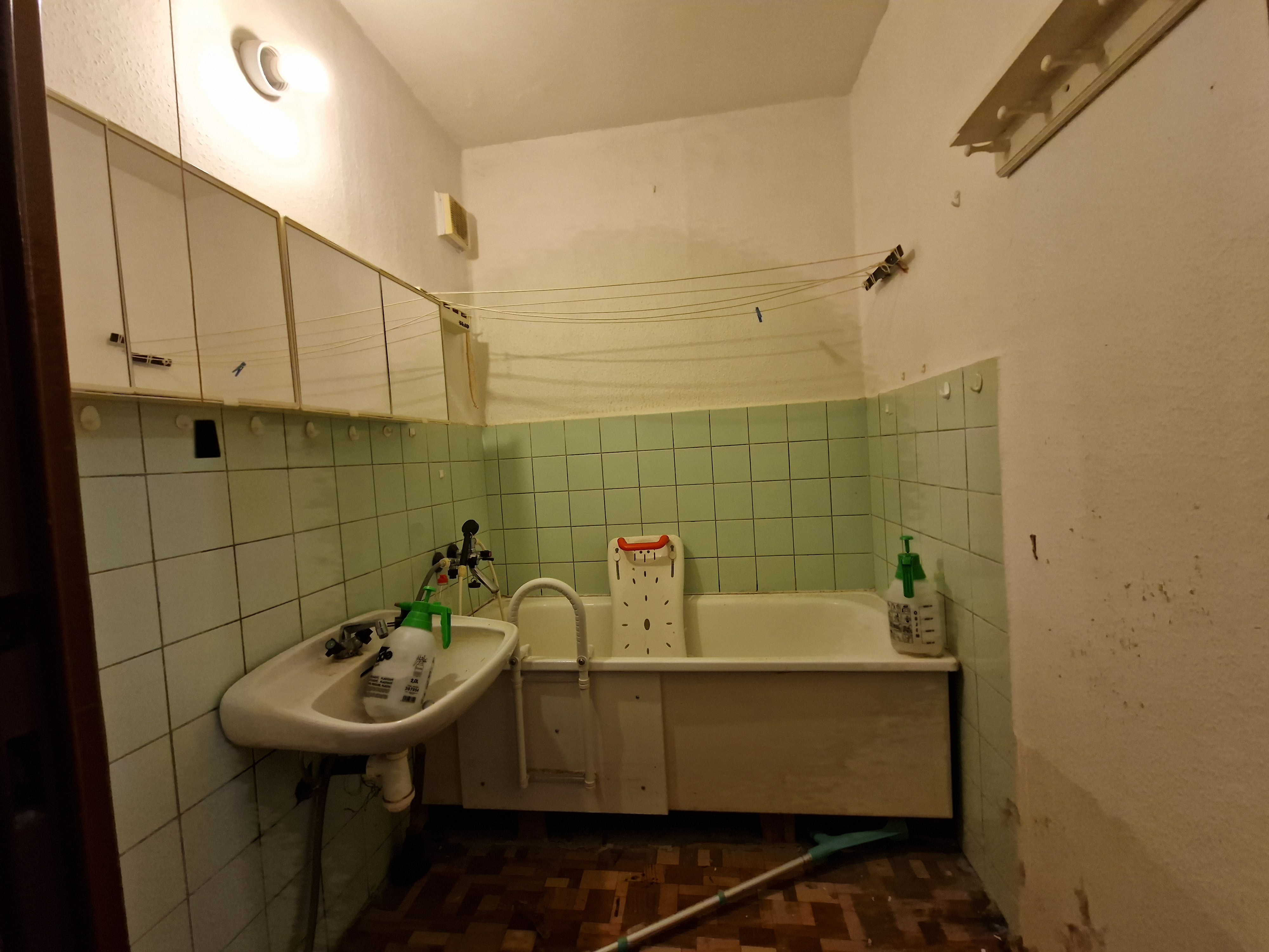 Koupelna v bytě Mozartova před rekonstrukcí